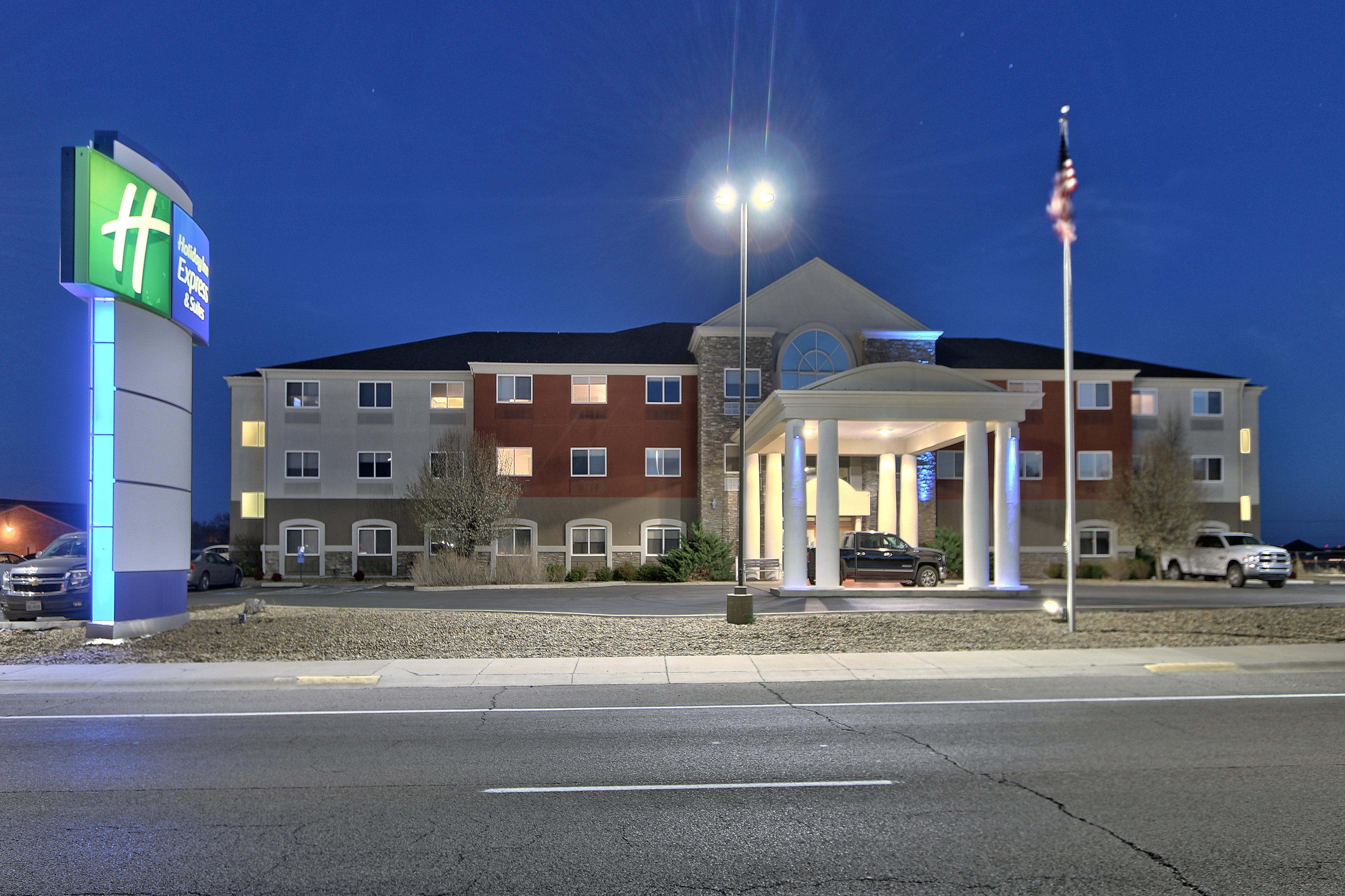 Holiday Inn Express & Suites Portales By Ihg מראה חיצוני תמונה