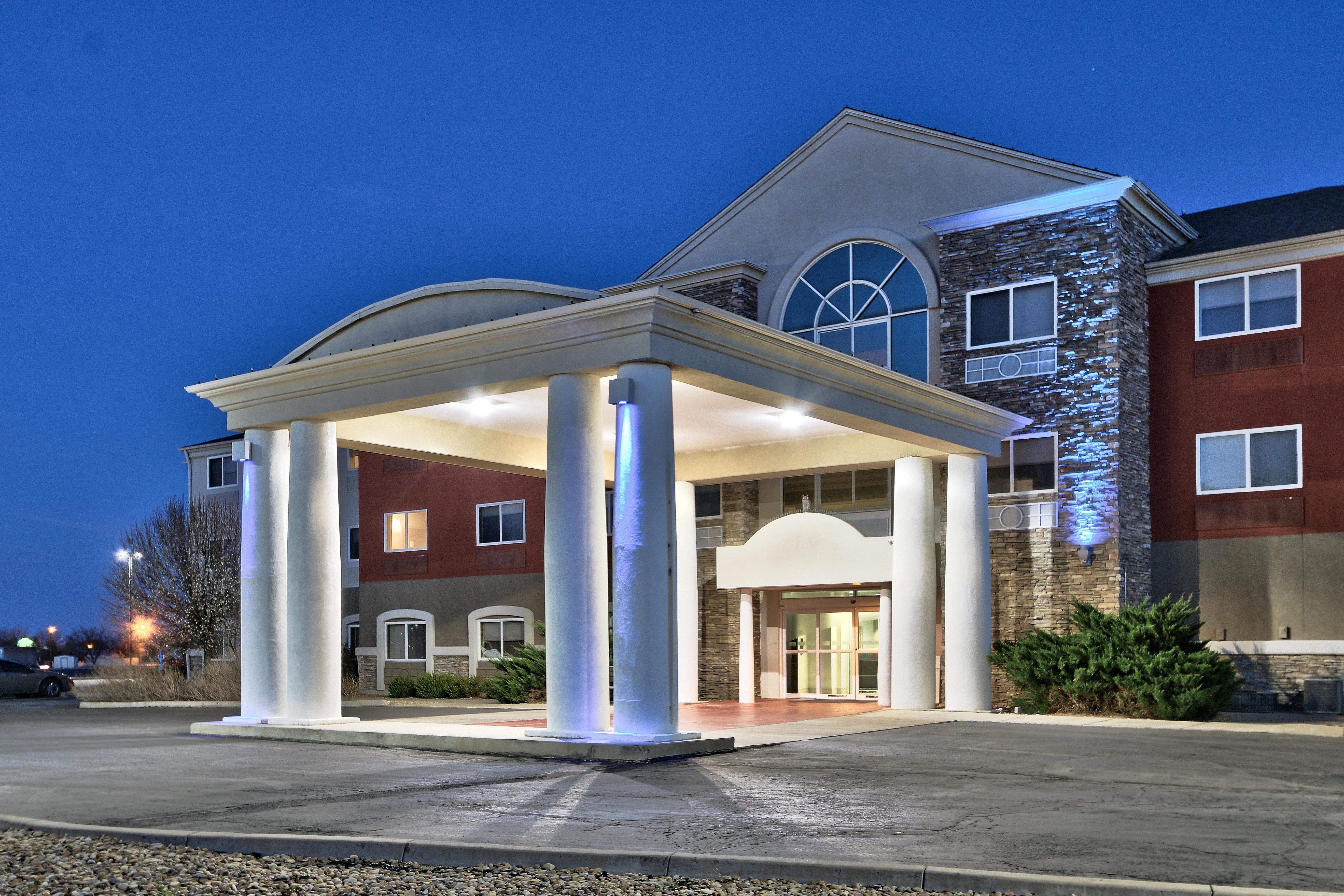 Holiday Inn Express & Suites Portales By Ihg מראה חיצוני תמונה