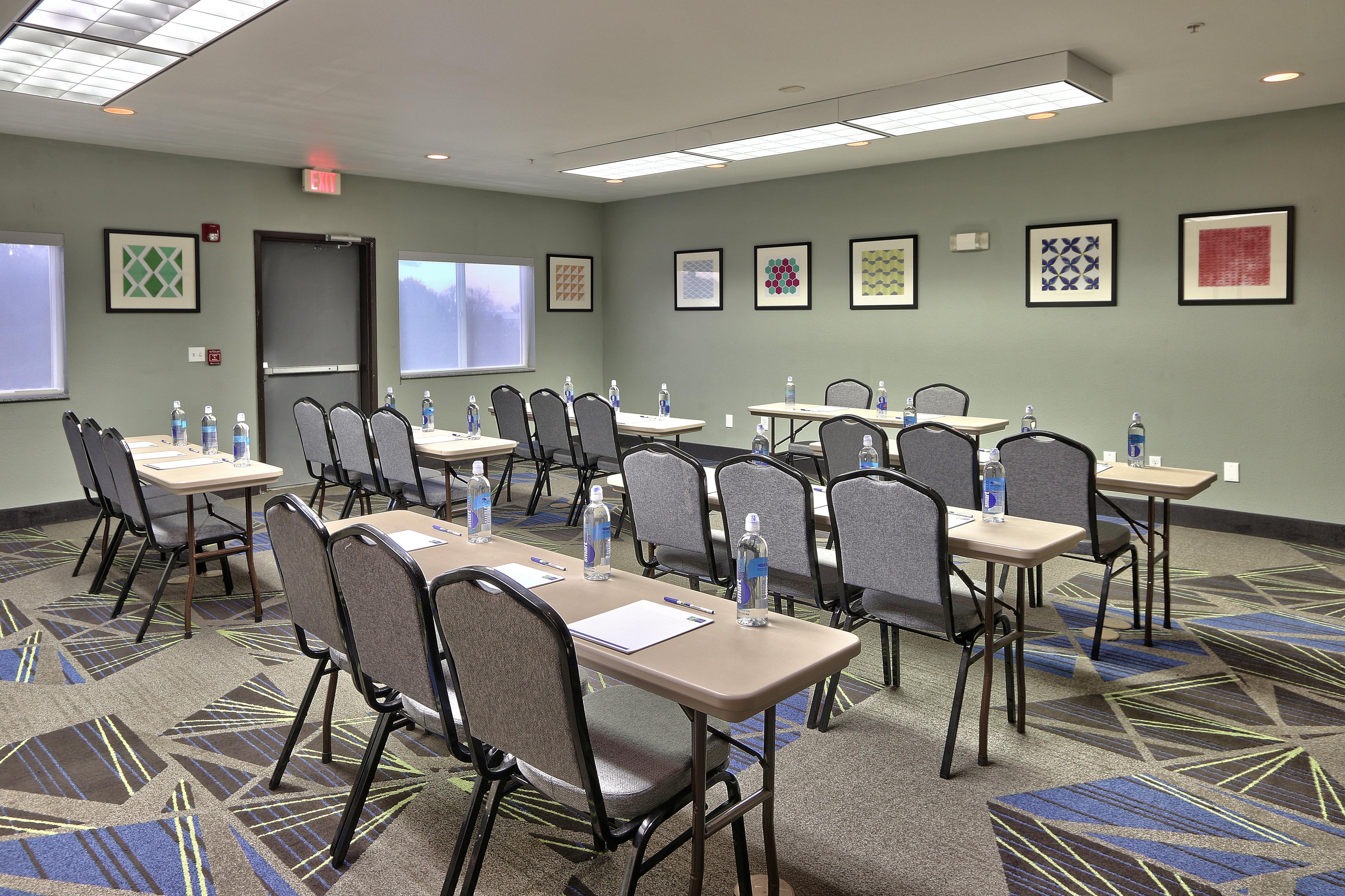 Holiday Inn Express & Suites Portales By Ihg מראה חיצוני תמונה